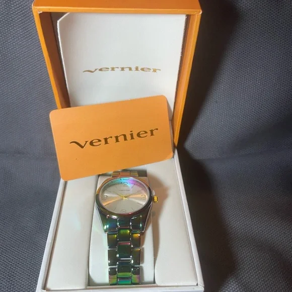 Silver and Gold Fashion Watches - Picture 2 of 4